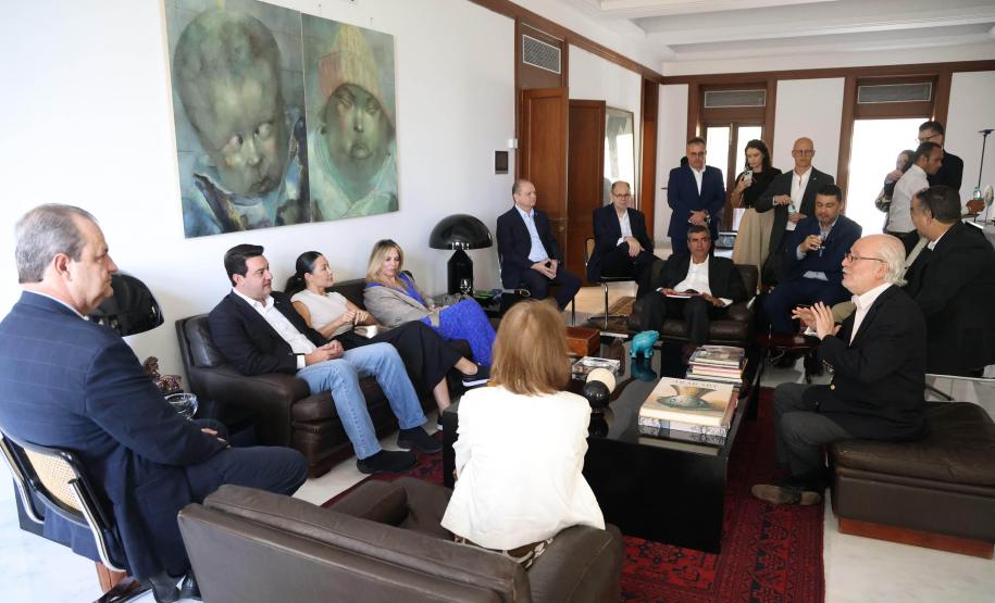 Comitiva do Paraná começa agenda na Índia com visita a gigante global de tecnologia