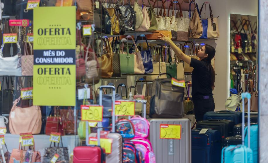 Vendas do comércio varejista avançam 4% no Paraná no primeiro quadrimestre