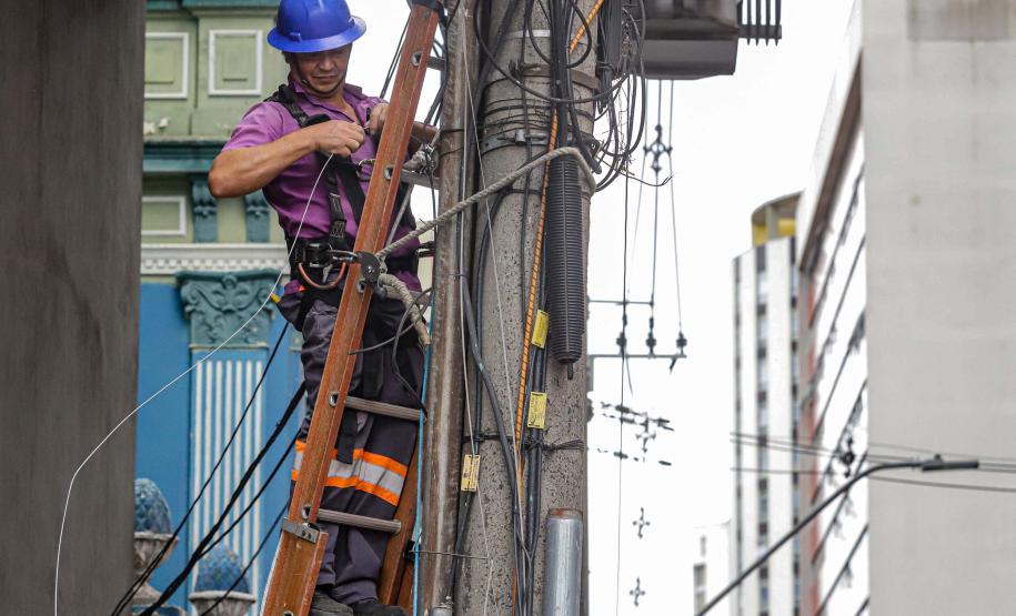 Serviços crescem 5,6% no 1º quadrimestre de 2024 no Paraná; turismo avança 5,3%