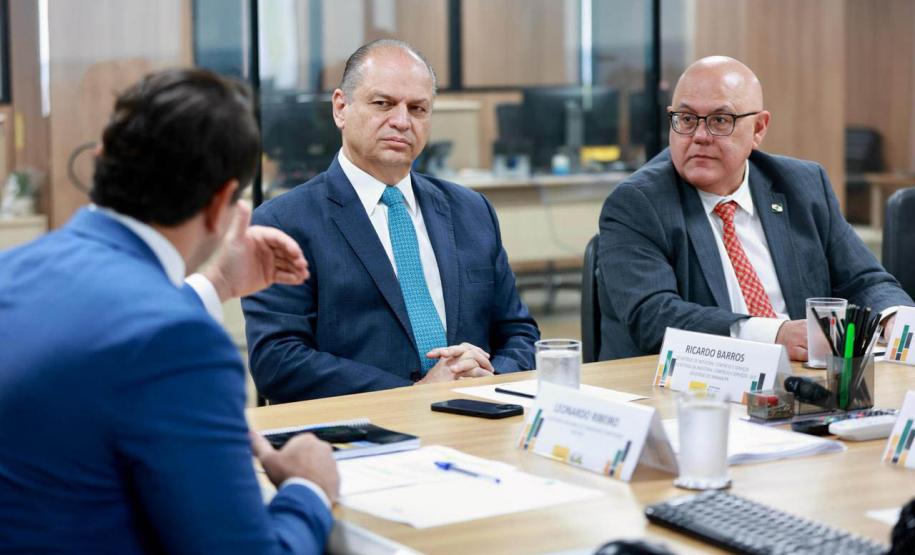 Paraná e União firmam acordos técnicos para promover avanços na malha ferroviária