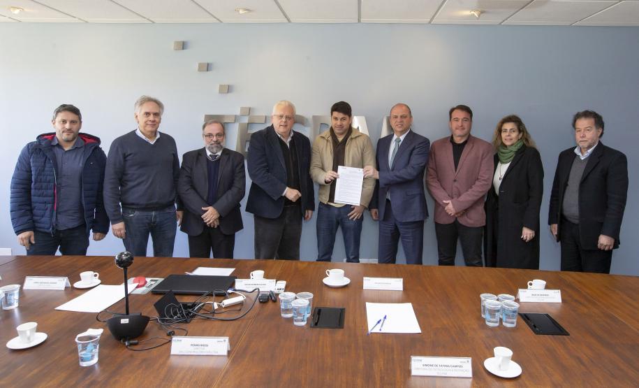 Tecpar assina contrato para obras de infraestrutura de parque tecnológico em Maringá