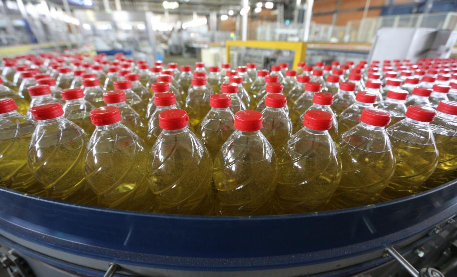 Paraná bate US$ 18,1 bilhões de exportações com liderança de carnes e óleos vegetais