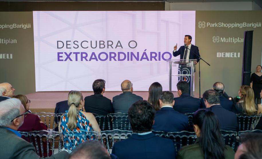 Governador destaca importância dos serviços na economia em expansão de shopping