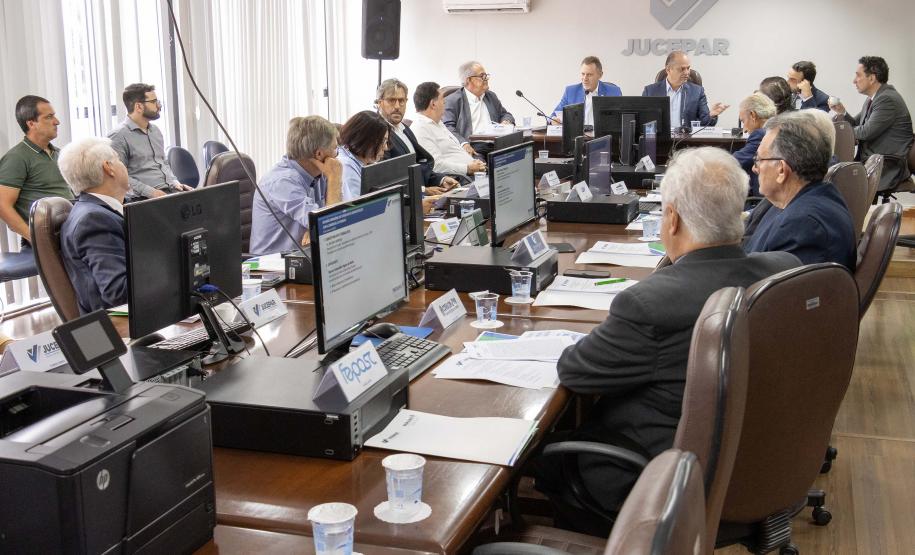 Jucepar aprova seleção de mais de 20 milhões de documentos físicos para descarte