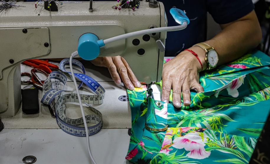 Setor de serviços cresceu 3,9% até novembro de 2024 no Paraná; receita aumentou 8,6%