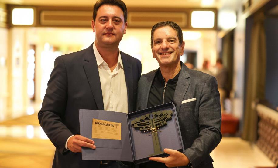 Ratinho Junior se reúne com presidente do Google Cloud para América para expandir parceria com Paraná