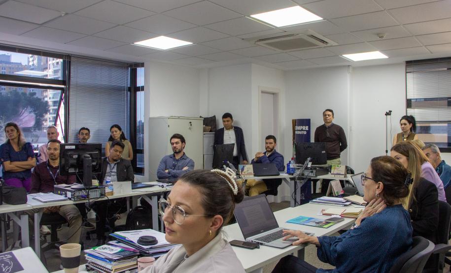 Reunião do secretário Marco Brasil com funcionários da SEIC