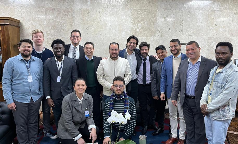 Parceria leva residentes do Especializa Paraná a atuarem nas regionais de Curitiba