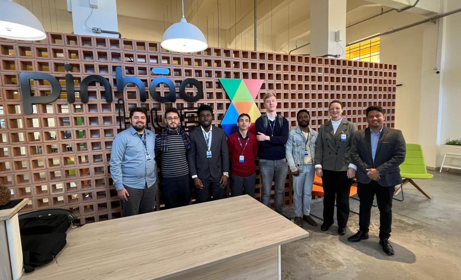 Parceria leva residentes do Especializa Paraná a atuarem nas regionais de Curitiba