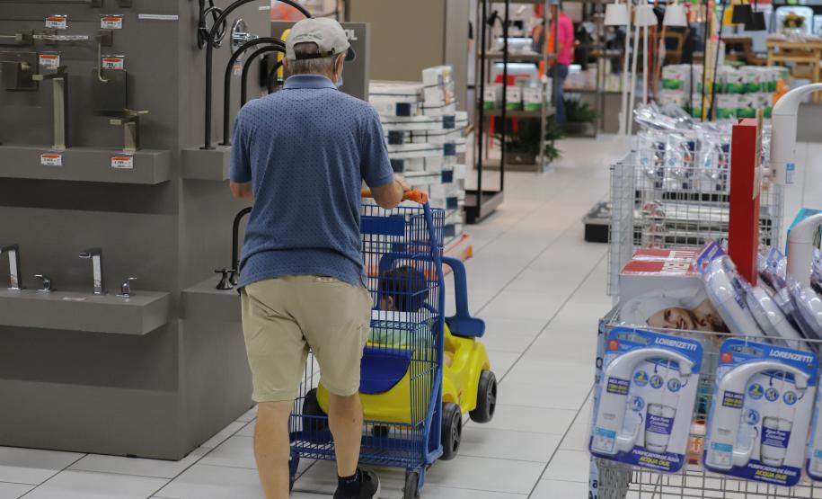 Paraná alcança menor tempo de abertura de empresas da história em julho: 7 horas