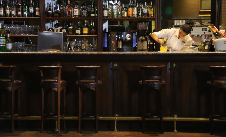 Setor de serviços no Paraná cresce acima da média nacional em agosto